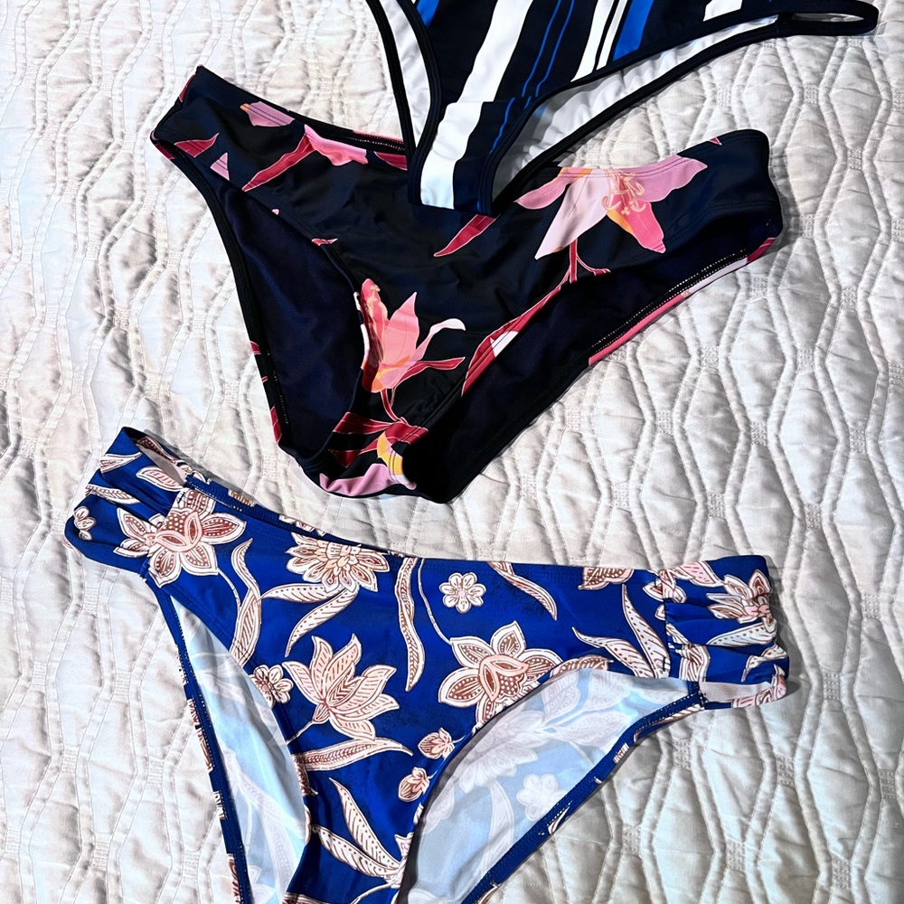 bundle of three size large hipster, cheeky bikini bottoms from Cupshe